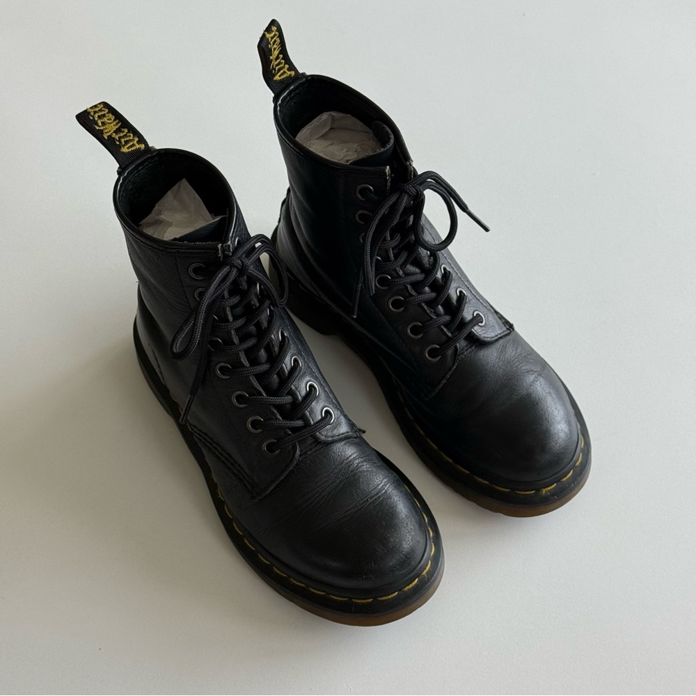 Dr. Martens 11821 1460 Women's Smooth Leather Black Lace Up Boots
